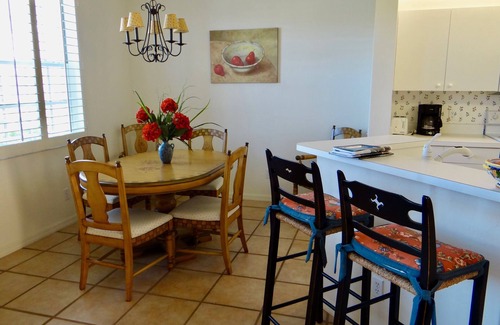Pelican Bay Condo | PELICAN BAY Amenities! BEACH CLUB! WALK TO SHOP/DINE/TENNIS QUIET