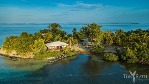 South Water Caye Hotel | Pelican Beach Resort South Water Caye