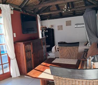 Durbanville House | Pelican Place Guest Cottages