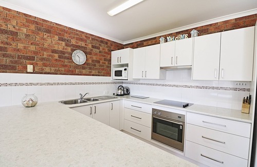 Merimbula Apartment | Pelican Waters Unit 2, ground level accommodation