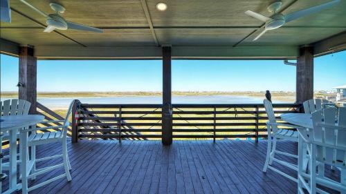 Cinnamon Shore House | Pelicans Porch by AvantStay Private Pool Views