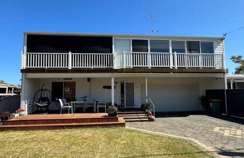 Falcon House | Pelicans' Retreat Falcon - Family sized home and dog friendly.