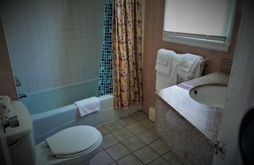Catskill Hotel | Peloke's Motel