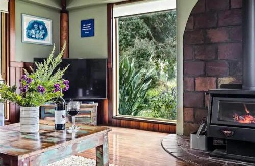 Pemberton House | Pemberton Forest View Retreat