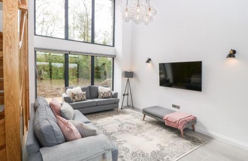 Llanfairpwllgwyngyll House | Pen-Y-Bryn
