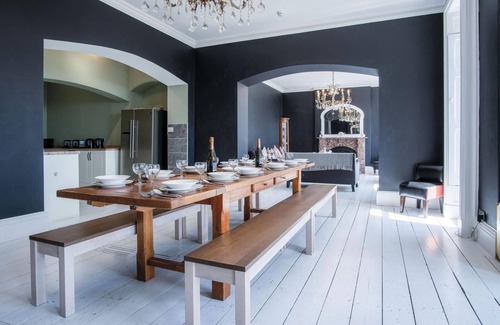 Pendine House | Pendine Manor - 9 Bedroom Manor House - Pendine