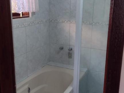 Penedo House | PENEDO COM 4 QUARTOS, PISCINA E SAUNA. 600M do CENTRO