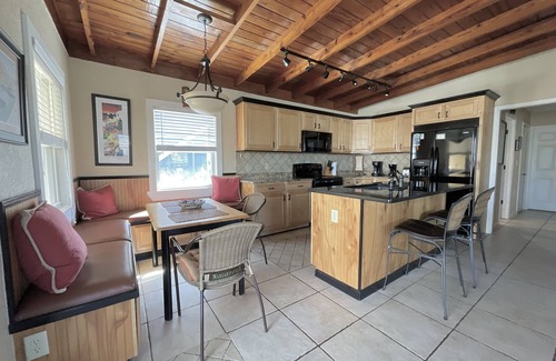 Villa Primera House | Pensacola Beach Cottage w/Old-Fashioned Pensacola Beach Charm!
