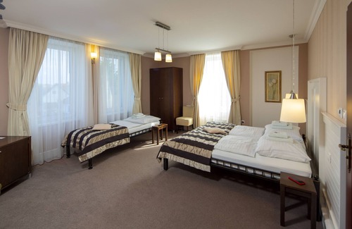 Zeliezovce House | Pension Eden