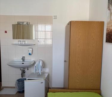 Mannswoerth Bed & Breakfast | Pension Eicher