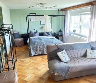 Niederorschel House | Pension FAULPELZ - Budget Apartment mit Küche, Badewanne