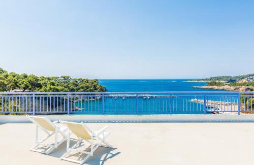 Votsi House | Pension Oniro