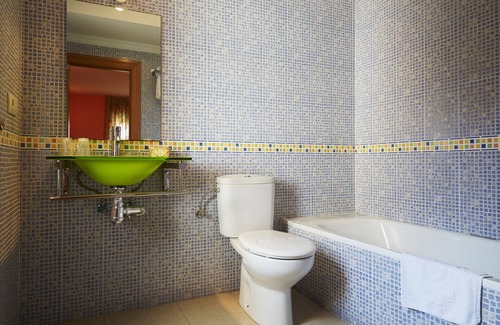 Aviles House | Pension Serafin