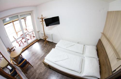 Znojmo House | Pension Thaya