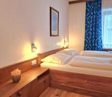 Eferding House | Pension "Zum Goldenen Kreuz"