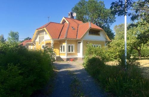Almsta House | Pensionat Kanalvillan