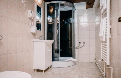 Gheorgheni Bed & Breakfast | Pensiune și Camping Patru - Gheorgheni