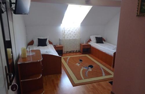 Ceica House | Pensiunea Daiadela