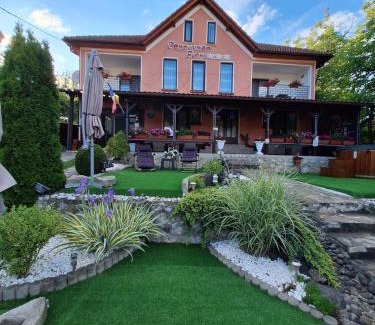 Vata de Jos House | Pensiunea Flori