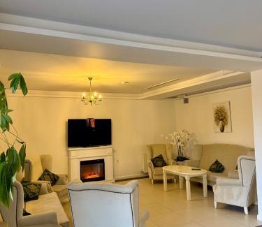 Suhaia House | Pensiunea "La Nasu"