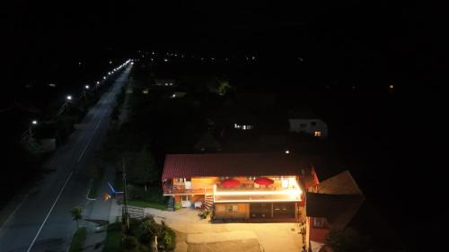 Brezoi House | Pensiunea Ramona