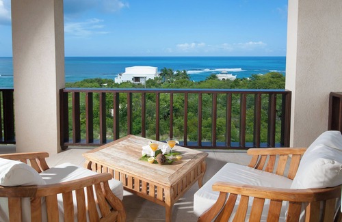 Shoal Bay Condo | Penthouse Condo- concierge, walk to beach, complimentary beach chairs!