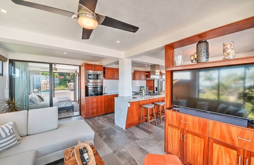 Colonia 5 de Diciembre Condo | Penthouse Condo with Private Rooftop Terrace. Short walk to the Beach & Malecón.