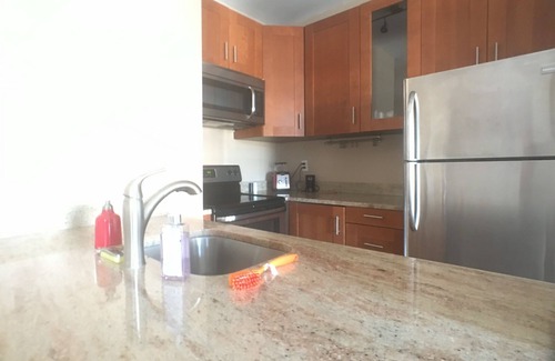 Mount Vernon Condo | Penthouse Condominium in Mount Vernon w/Fireplace, Paid Parking & Free Wifi