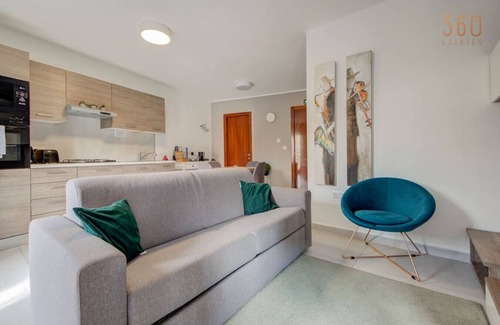 Mosta Apartment | Penthouse in Mosta with city views & terrace!