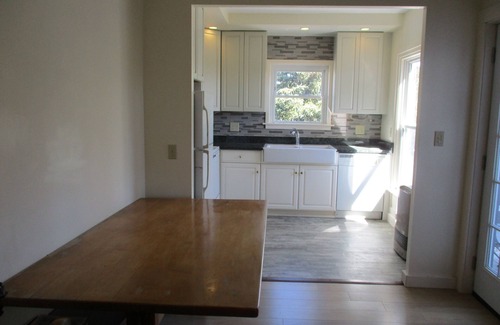 Rockland House | Penthouse master bedroom suite -ocean view- walking distance to downtown, beach