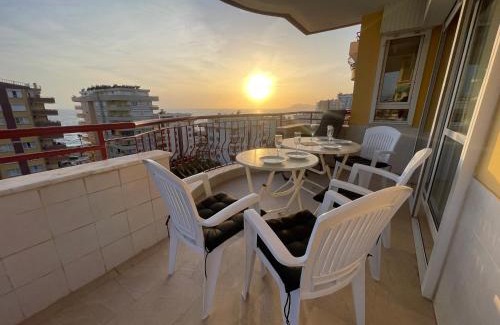 Mahmutlar Apartment | Penthouse Paradise in Mahmutlar