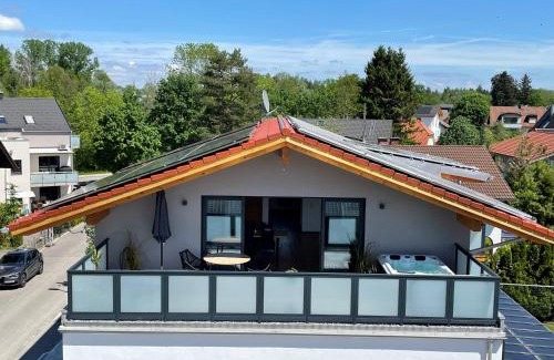 Rosenheim Apartment | "Penthouse Suite" mit Whirlpool Romantik und Privatsphäre