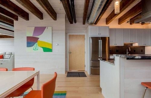 Old Port Apartment | Penthouse Two Master Waterfront Suite with Rooftop