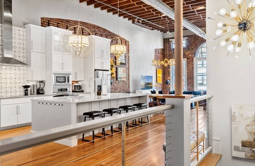 Old City Condo | Penthouse w/Rooftop Deck Overlooking Gay Street