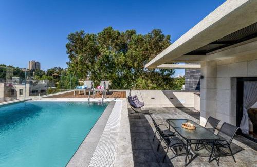 Ramat Negev Apartment | Penthouse with pool jerusalem
