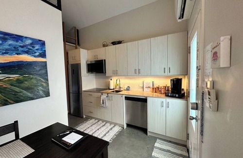 Okanagan-Similkameen Cottage | Penticton Getaway Carriage House - Great Location! Private!