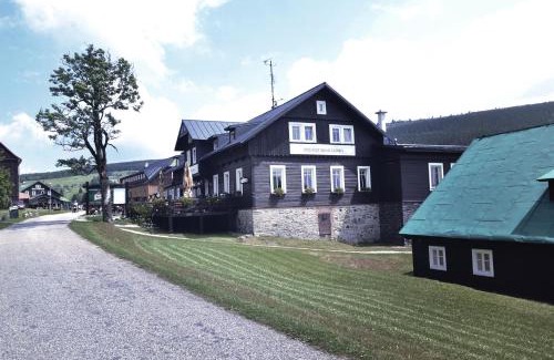 Mala Upa House | Penzion a restaurace Sokolí boudy