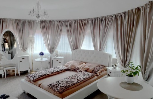 Jachymov House | Penzion a Restaurace Belveder Romantico, Mini-zoo, Free parking