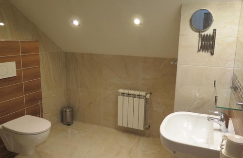 Karvina Apartment | Penzion Fryštátská Chalupa