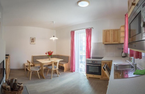 Jestrabi Apartment | Penzion Nivy Alice a Petra Jandových