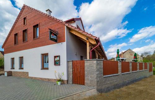Dobrinsko House | Penzion Pastouška s pohostinstvím