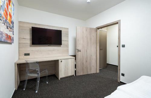 Dolany House | Penzion Pod Kartouzkou