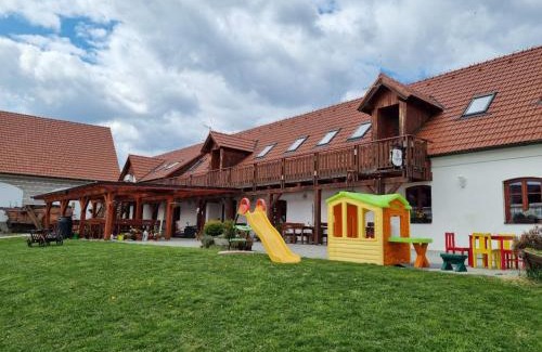 Chotoviny Hotel | Penzion U Farmáře