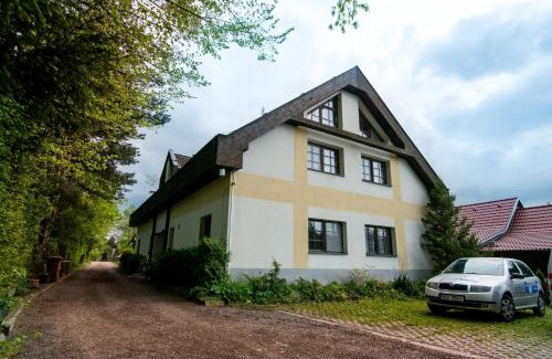 Novosedly nad Nezarkou House | Penzion U kostela Mláka