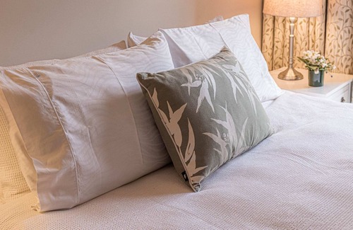 Limonite Bed & Breakfast | Peonies and pomegranates B&B country garden escape