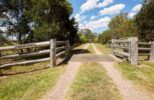 Clarence Town House | Peppercorns Riverside Farm Stay