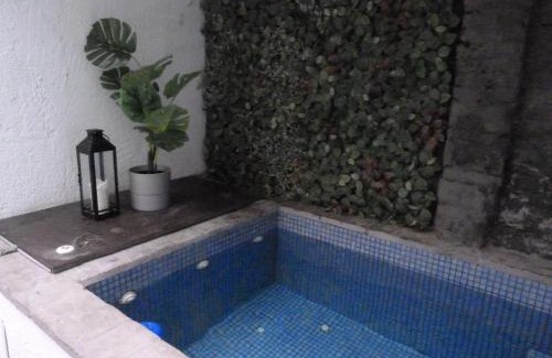 Benicalap Apartment | Pequeño Alojamiento con Mini Piscina - NO climatizada