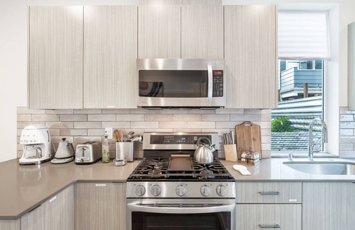 Maple Leaf House | Perch - Roosevelt Retreat: Chic 2-Bed Townhome with Parking and Patio