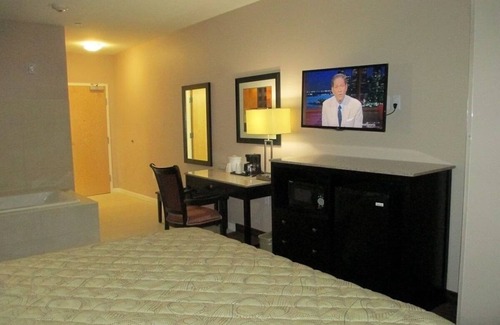 Monmouth Junction Hotel | Perfect Stay at Red Carpet Inn Monmouth! Free Breakfast!
