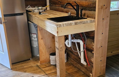 Cokeville Cabin | Perfect 1-bedroom, 1-bath Modern Rustic Cabin